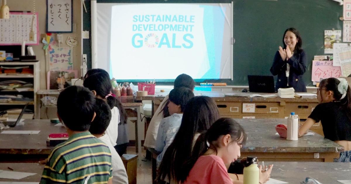 服育授業の様子（渋谷区立臨川小学校　/　2025年9月12日）